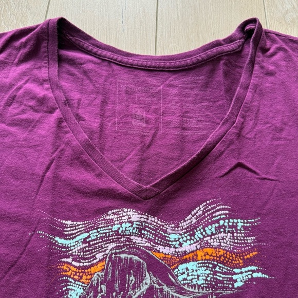 Patagonia Purple V-Neck Women’s Top Size Large - Picture 2 of 7